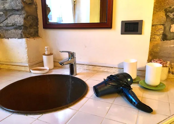 Charming Apartment In Menaggio Old Town Менаджо