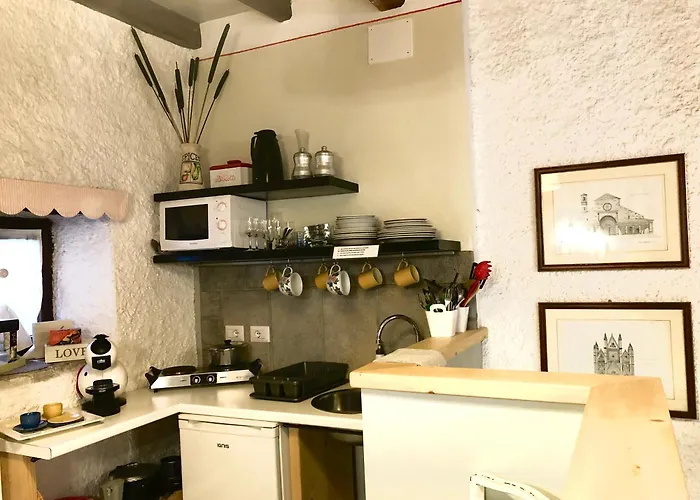 Апартаменты Charming Apartment In Menaggio Old Town