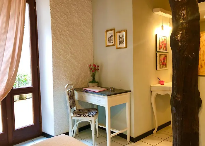 Charming Apartment In Menaggio Old Town Апартаменты
