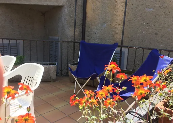 Апартаменты Charming Apartment In Menaggio Old Town