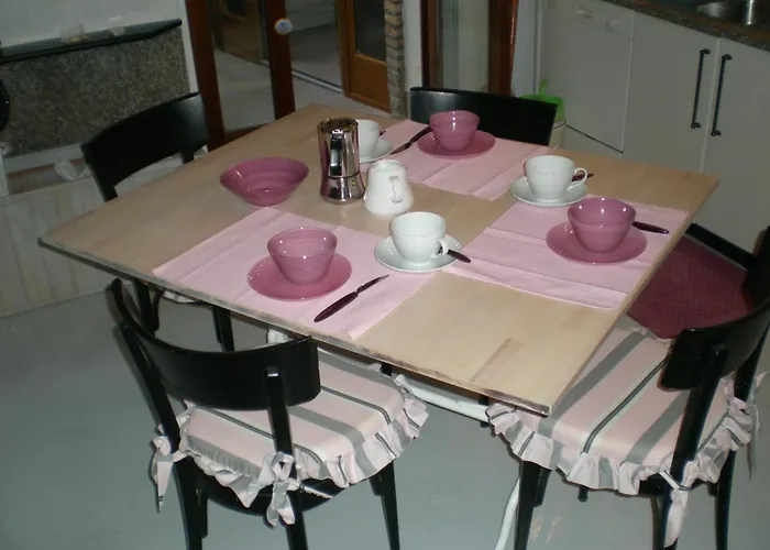 Charming Apartment In Menaggio Old Town Апартаменты