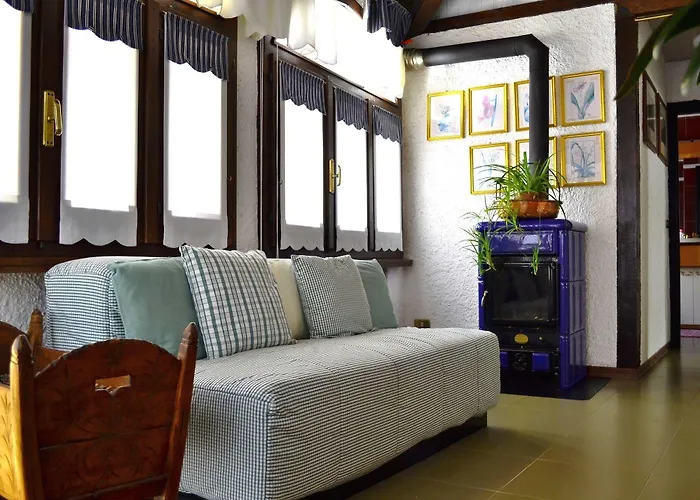 Charming Apartment In Menaggio Old Town Апартаменты