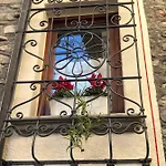 Charming In Old Town Apartman