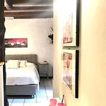 Charming In Old Town Apartman
