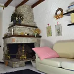 Charming In Old Town Apartman