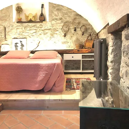 Charming In Old Town Apartman Menaggio
