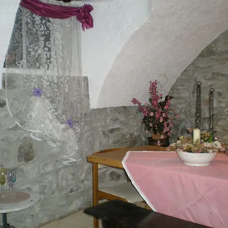 Charming In Old Town Apartman Menaggio