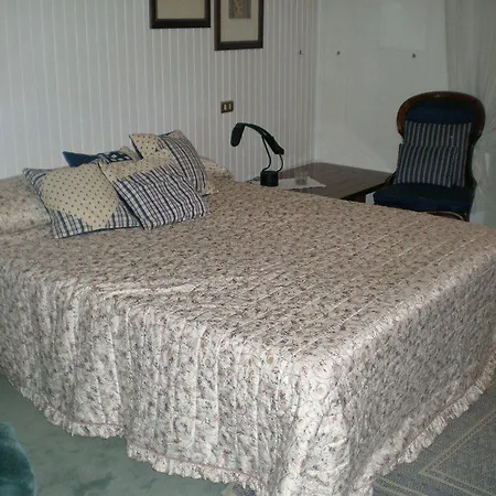 Charming In Old Town Apartman Menaggio