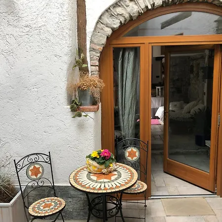 Apartman Charming In Old Town Menaggio