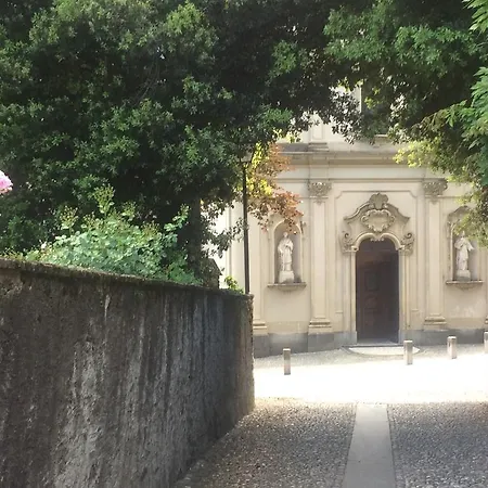 Charming In Old Town Apartman