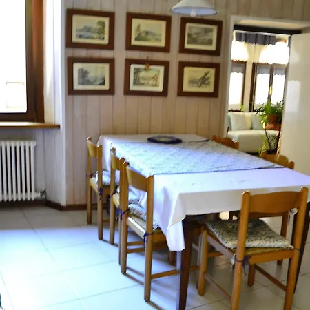 Charming In Old Town Apartman *