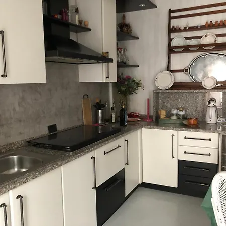 Appartamento Country House Menaggio * Менаджо